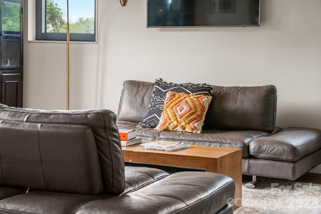 53 Buchanan Place, Asheville, NC 28801