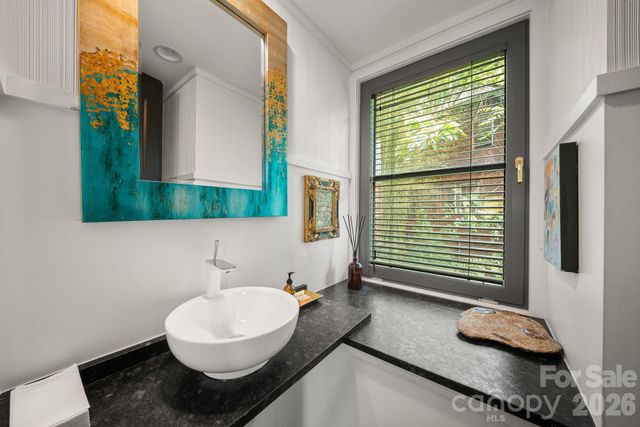 53 Buchanan Place, Asheville, NC 28801