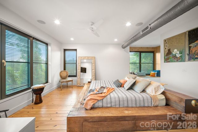 53 Buchanan Place, Asheville, NC 28801