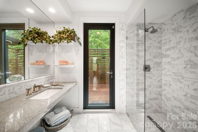 53 Buchanan Place, Asheville, NC 28801