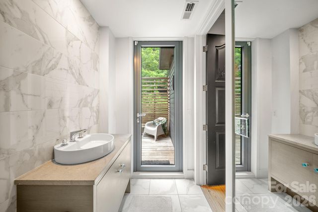 53 Buchanan Place, Asheville, NC 28801