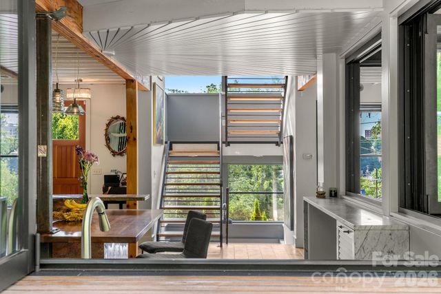 53 Buchanan Place, Asheville, NC 28801