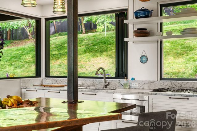 53 Buchanan Place, Asheville, NC 28801