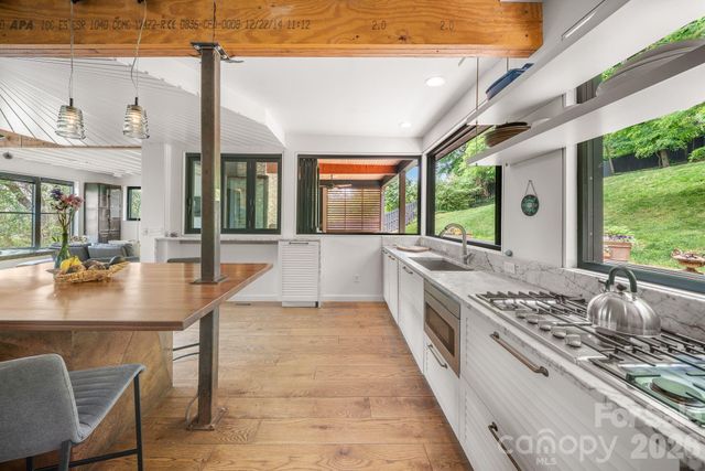 53 Buchanan Place, Asheville, NC 28801