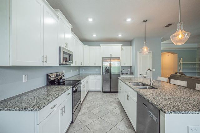 10174 LOVEGRASS LANE, Orlando, FL 32832