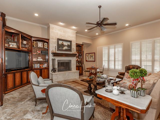 2113 Ironwood Dr, Midland, TX 79707