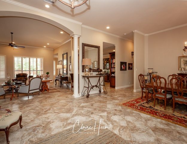 2113 Ironwood Dr, Midland, TX 79707