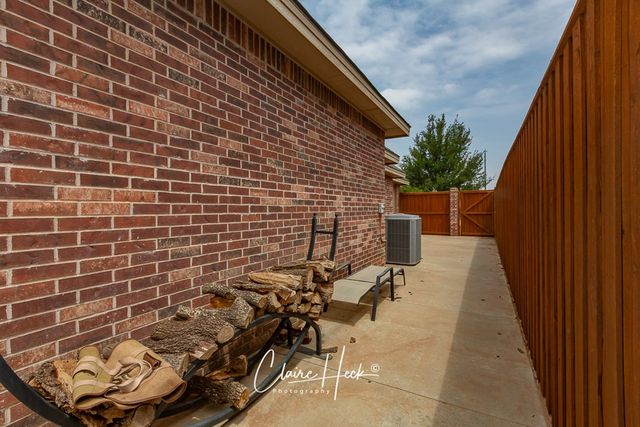 2113 Ironwood Dr, Midland, TX 79707