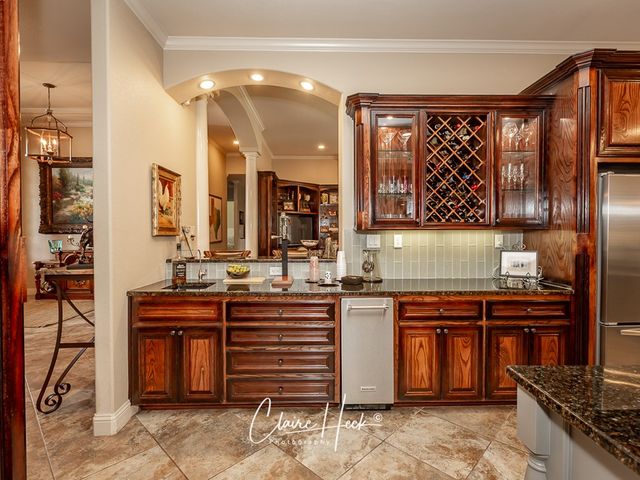 2113 Ironwood Dr, Midland, TX 79707