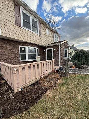 63 Anchor Lane, Levittown, NY 11756