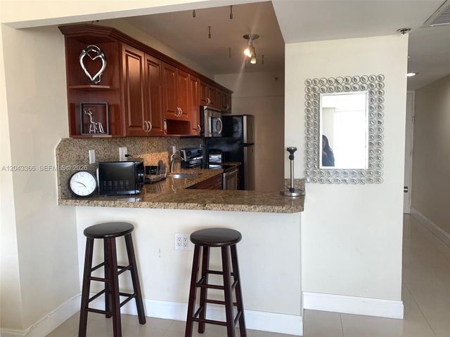 100 Lincoln Rd 316, Miami Beach, FL 33139
