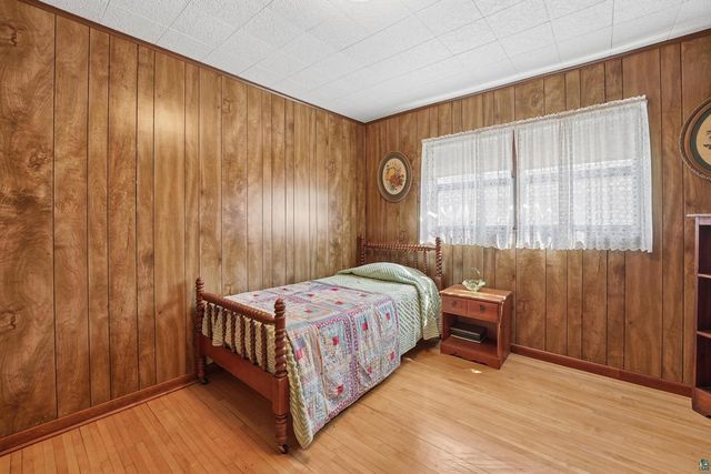 2410 Hughitt Ave, Superior, WI 54880