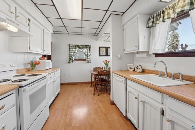 2410 Hughitt Ave, Superior, WI 54880