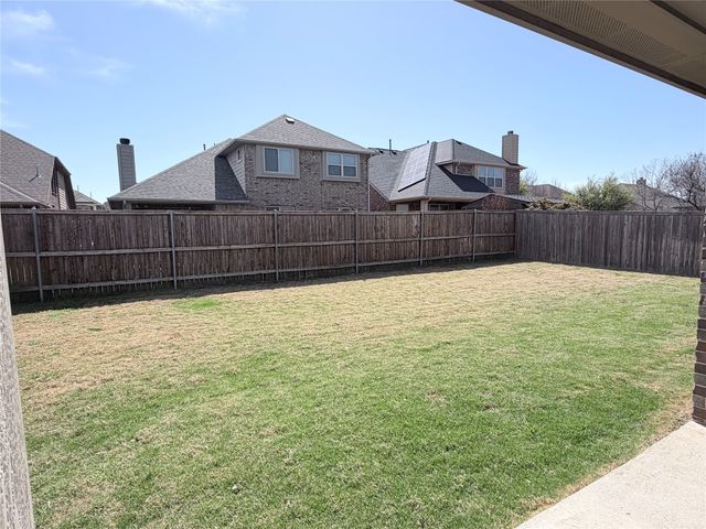 704 Lighthouse Lane, Savannah, TX 76227