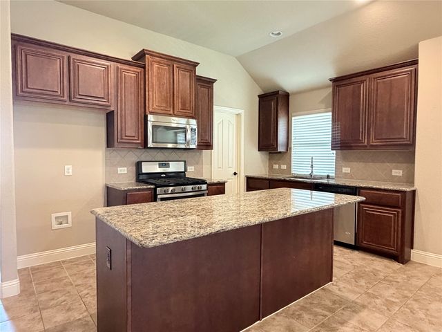 704 Lighthouse Lane, Savannah, TX 76227