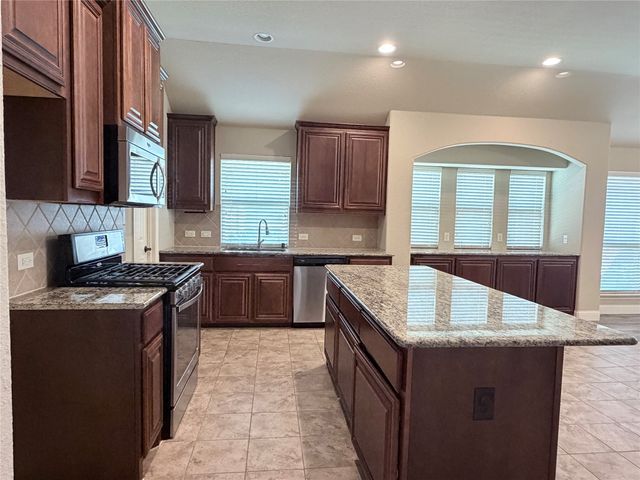 704 Lighthouse Lane, Savannah, TX 76227