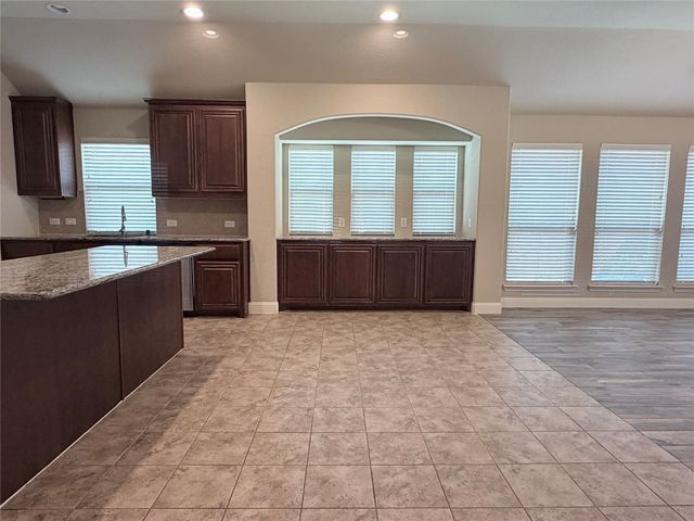 704 Lighthouse Lane, Savannah, TX 76227