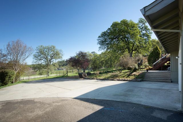 22801 Hidden Ranch Rd, Auburn, CA 95602