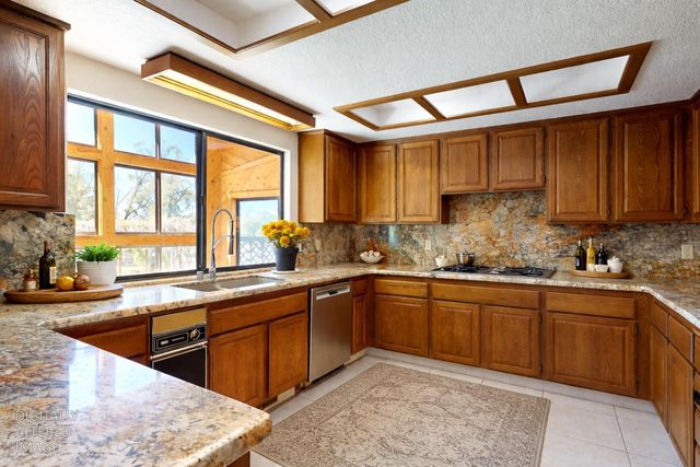 22801 Hidden Ranch Rd, Auburn, CA 95602