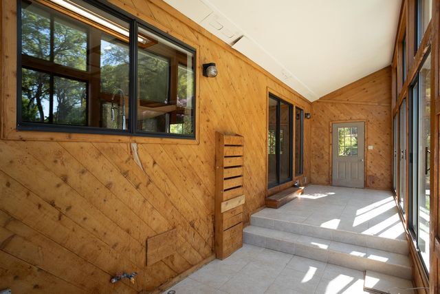 22801 Hidden Ranch Rd, Auburn, CA 95602