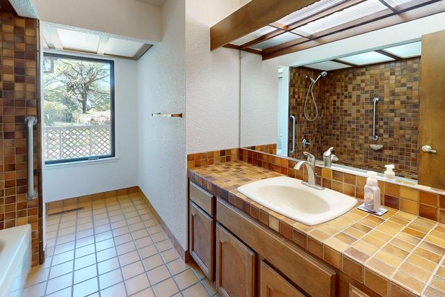 22801 Hidden Ranch Rd, Auburn, CA 95602