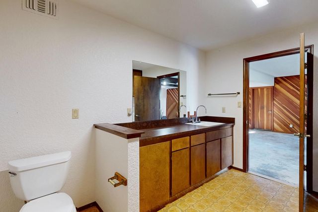 22801 Hidden Ranch Rd, Auburn, CA 95602