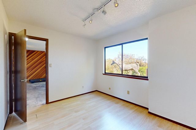 22801 Hidden Ranch Rd, Auburn, CA 95602