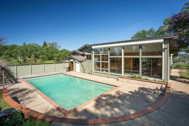 22801 Hidden Ranch Rd, Auburn, CA 95602