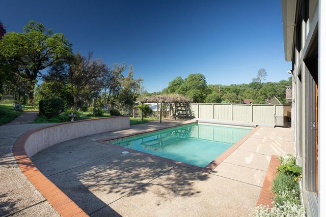 22801 Hidden Ranch Rd, Auburn, CA 95602