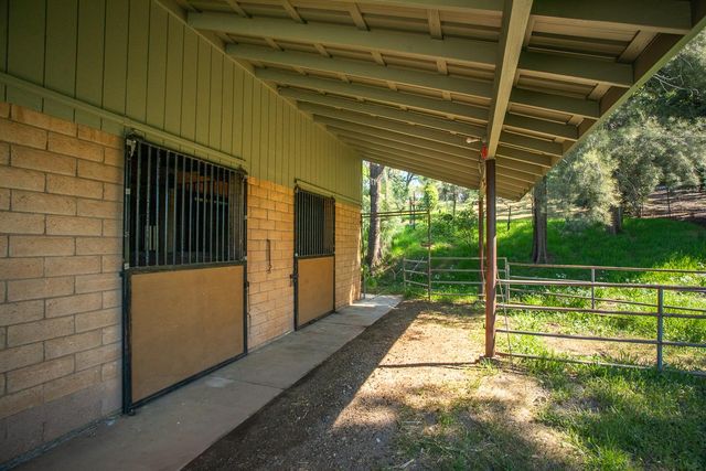22801 Hidden Ranch Rd, Auburn, CA 95602