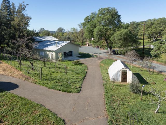 22801 Hidden Ranch Rd, Auburn, CA 95602