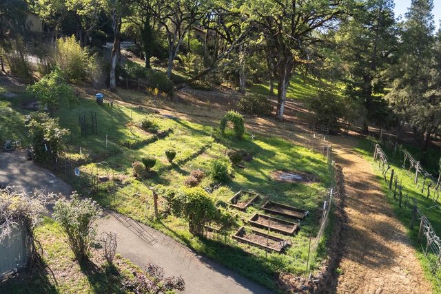 22801 Hidden Ranch Rd, Auburn, CA 95602