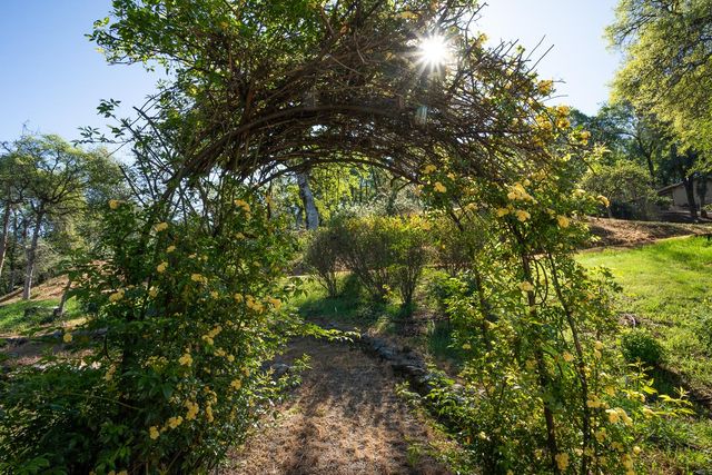 22801 Hidden Ranch Rd, Auburn, CA 95602