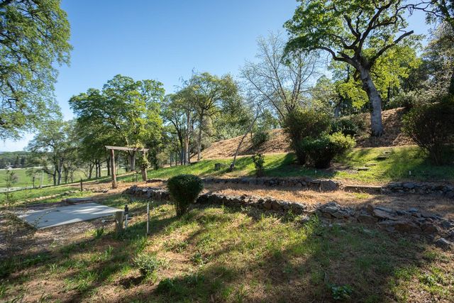 22801 Hidden Ranch Rd, Auburn, CA 95602