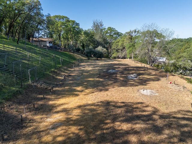 22801 Hidden Ranch Rd, Auburn, CA 95602
