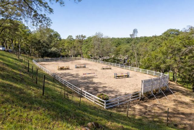 22801 Hidden Ranch Rd, Auburn, CA 95602