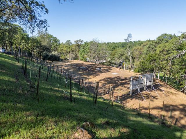 22801 Hidden Ranch Rd, Auburn, CA 95602