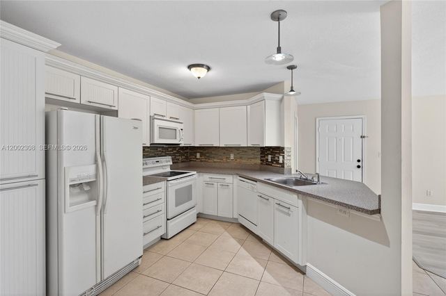 4025 W Mcnab Rd E109, Pompano Beach, FL 33069