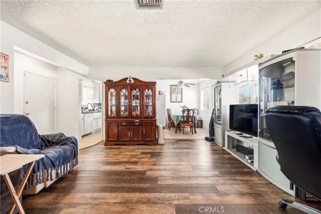 1025 Dixie, Hemet, CA 92543