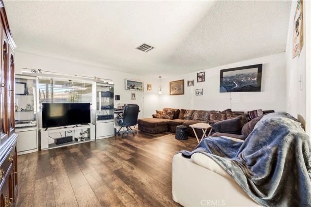 1025 Dixie, Hemet, CA 92543