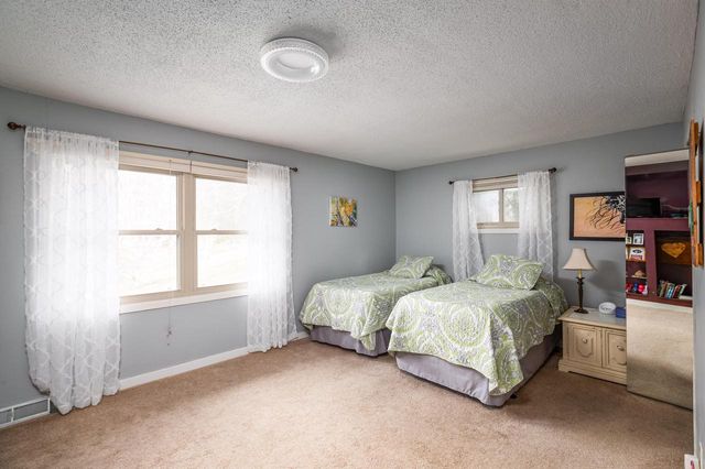 N1963 Wedgewood DRIVE E, La Crosse, WI 54601