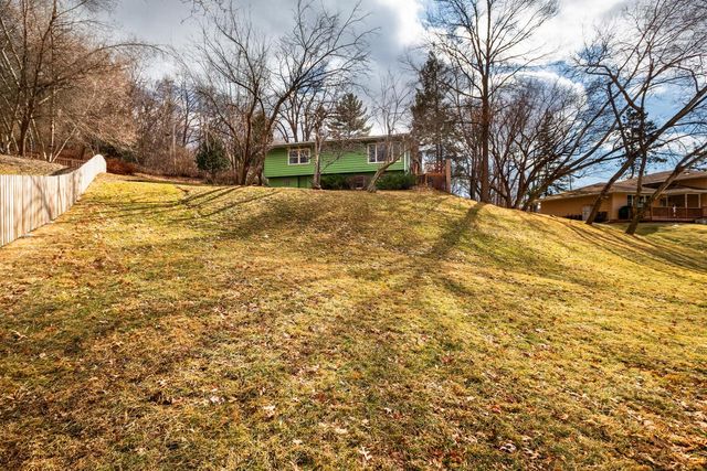 N1963 Wedgewood DRIVE E, La Crosse, WI 54601