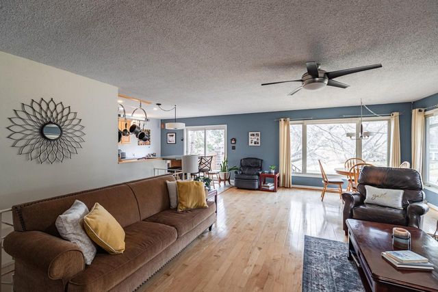 N1963 Wedgewood DRIVE E, La Crosse, WI 54601