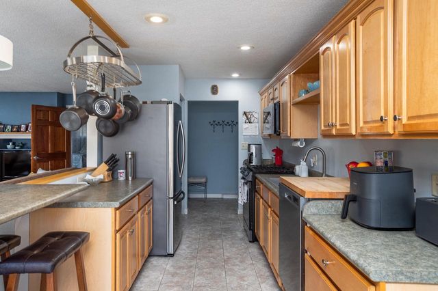 N1963 Wedgewood DRIVE E, La Crosse, WI 54601