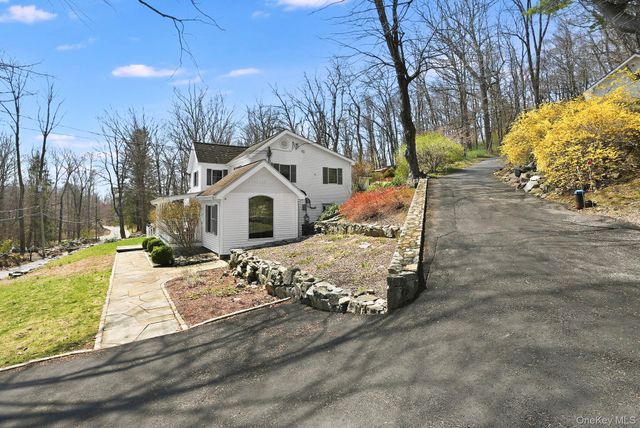 21 Barger Street, Putnam Valley, NY 10579