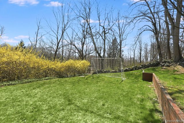 21 Barger Street, Putnam Valley, NY 10579
