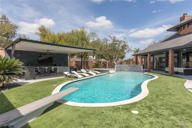 1509 Dora Jeanne Drive, Mission, TX 78572