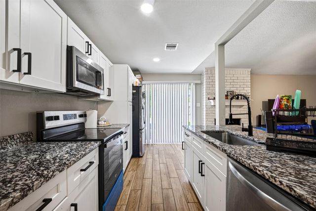 12711 Greenshire Dr Drive, Houston, TX 77048