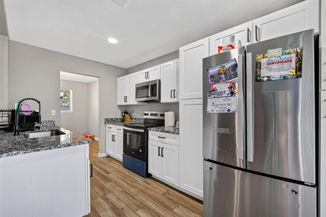 12711 Greenshire Dr Drive, Houston, TX 77048