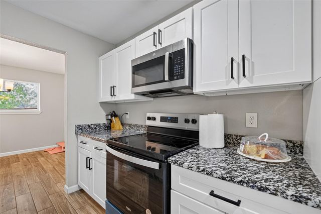 12711 Greenshire Dr Drive, Houston, TX 77048